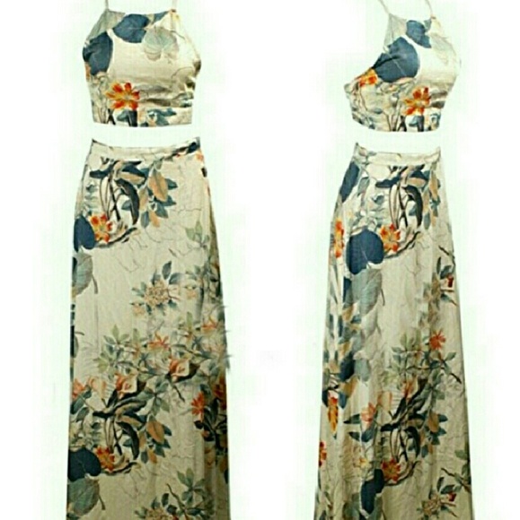 NWT. Halter and Maxi Skirt Set - Picture 5 of 6